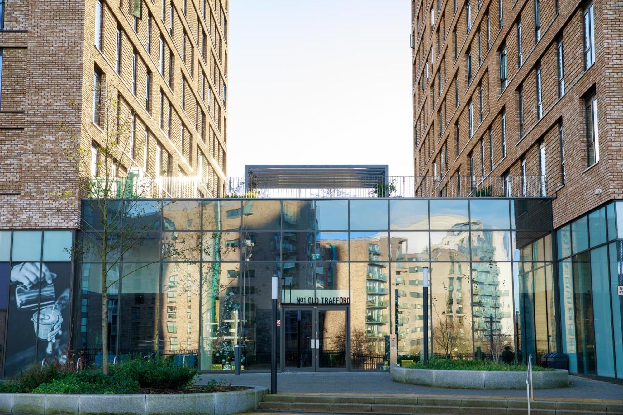 Trafford Suite Modern 1 Bed With Cinema Room Manchester Exterior photo